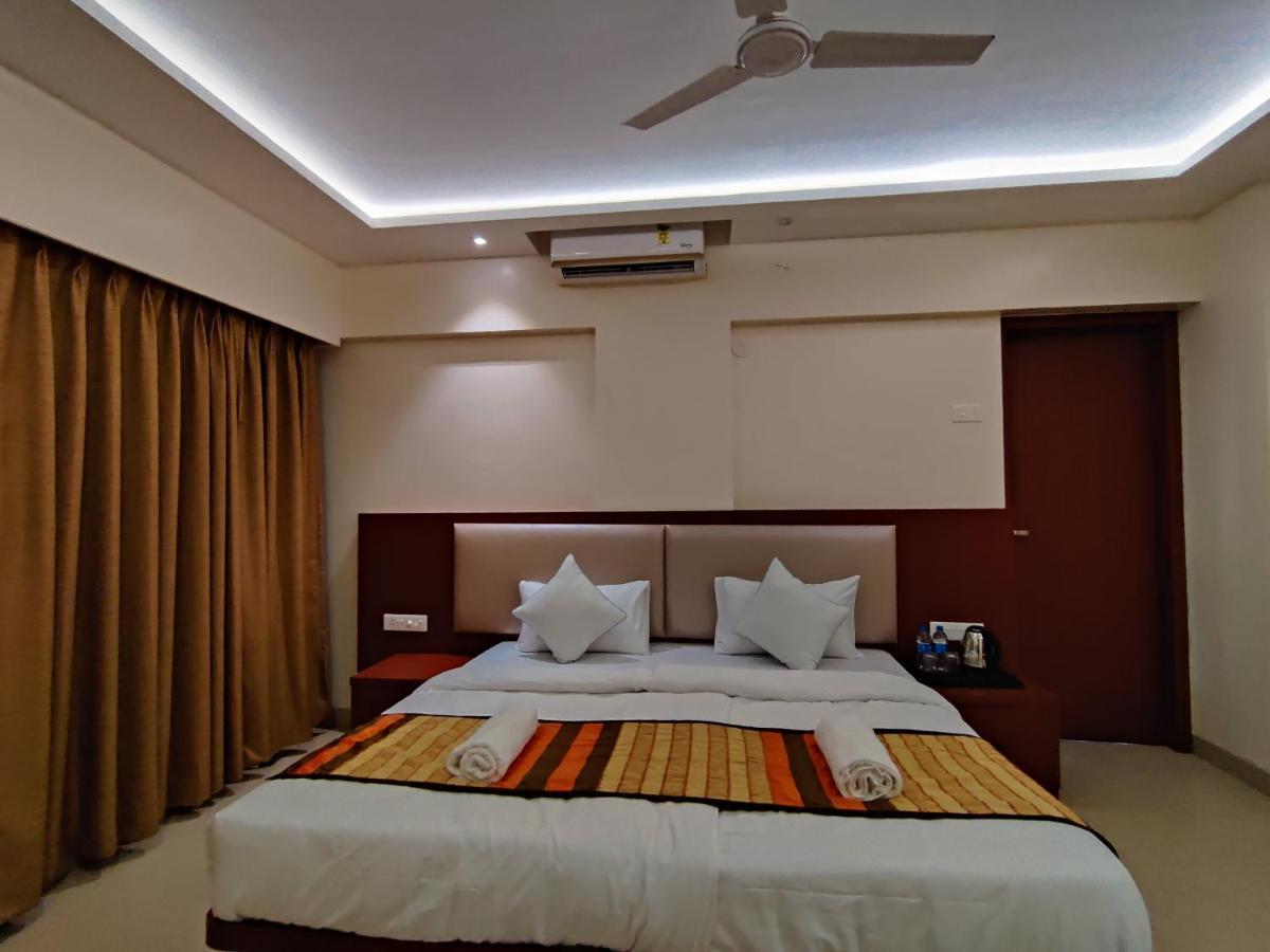 Serenity By Monarch, Baner Pune Méribel Village Exterior foto