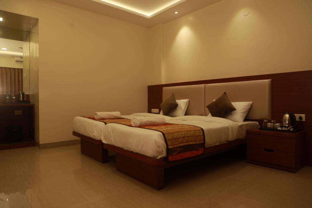 Serenity By Monarch, Baner Pune Méribel Village Exterior foto