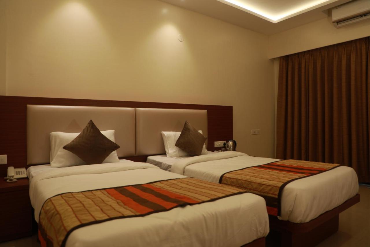 Serenity By Monarch, Baner Pune Méribel Village Exterior foto