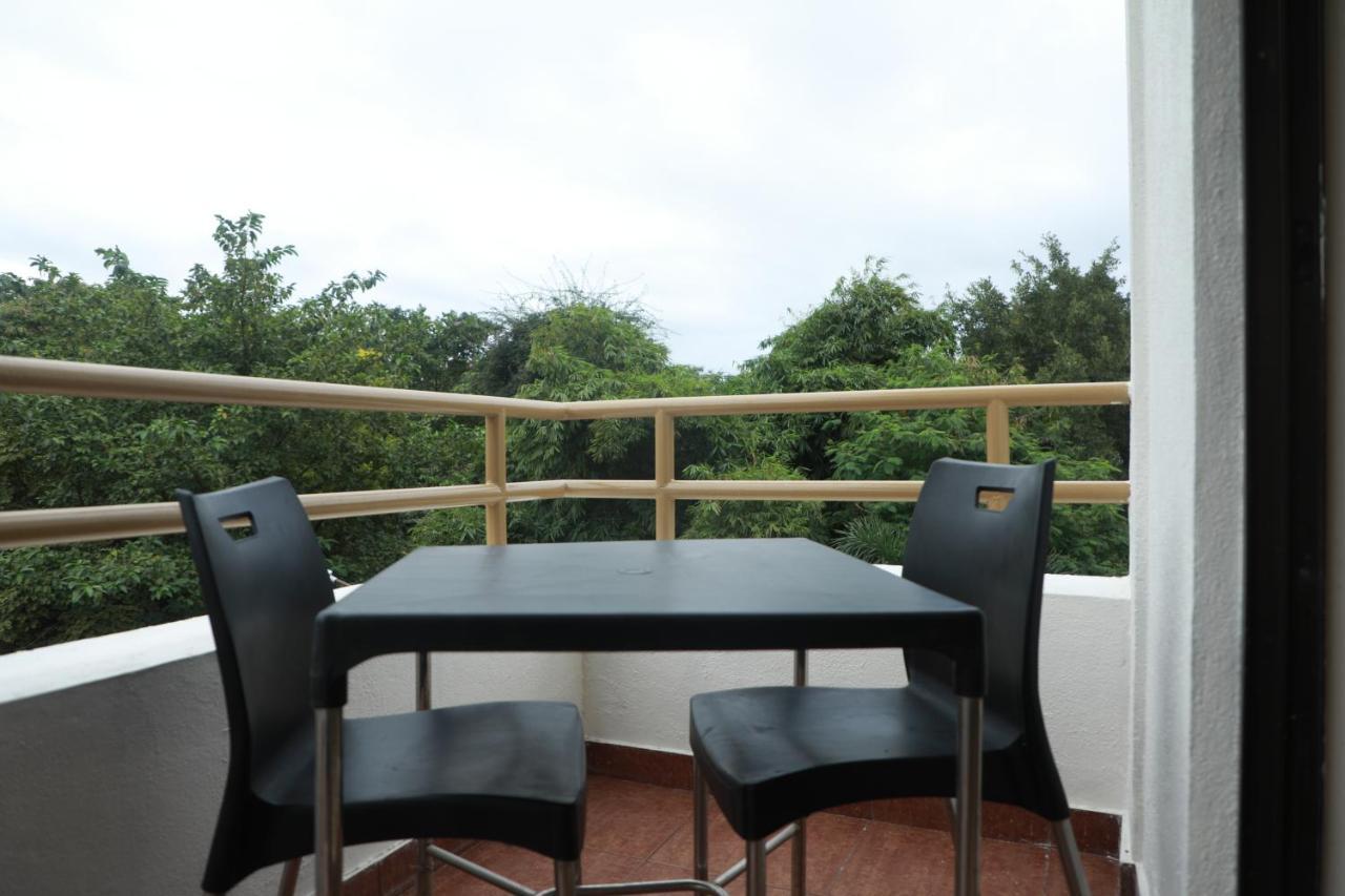 Serenity By Monarch, Baner Pune Méribel Village Exterior foto